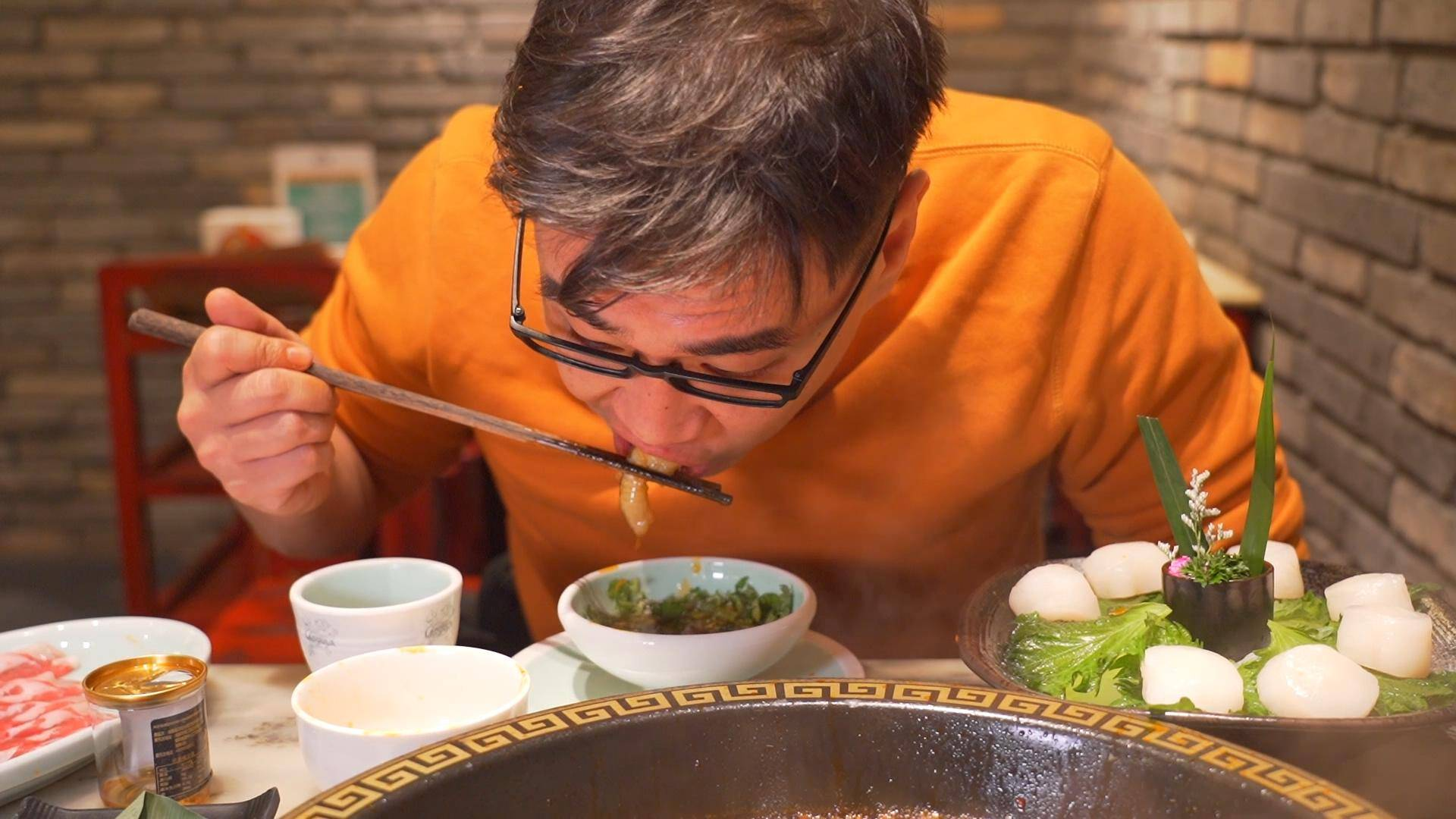 如果你是一个麻辣火锅爱好者,请慎入!这条视频能把你馋死!